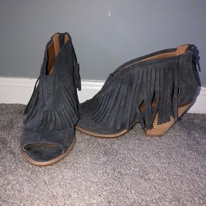 Mojo Moxy Open Toe Fringe Heals
